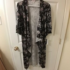 NWT Small LuLaRoe Shirley Kimono
